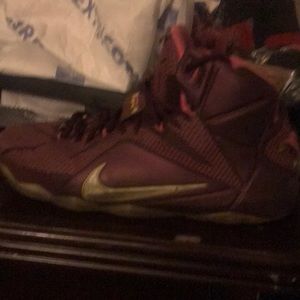 Shoes are to small for me